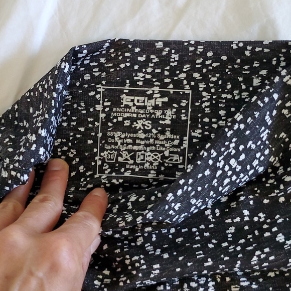 Matching Athletic set - Picture 5 of 6